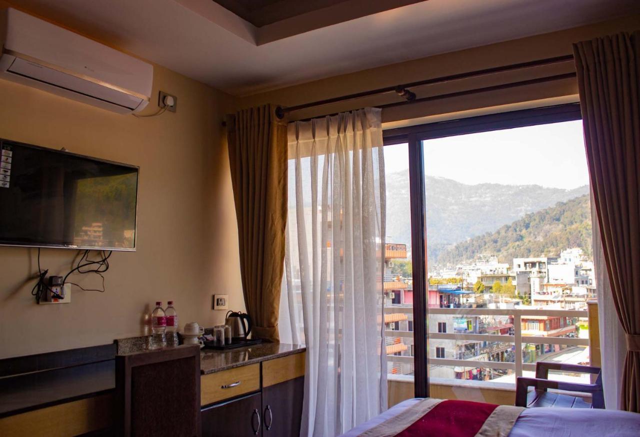 Hotel Silverline Pokhara Luaran gambar