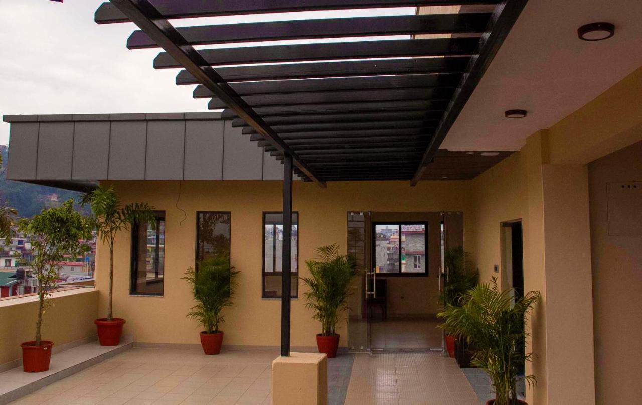 Hotel Silverline Pokhara Luaran gambar