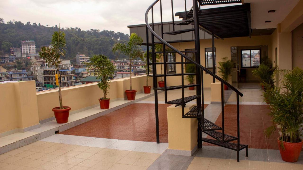 Hotel Silverline Pokhara Luaran gambar