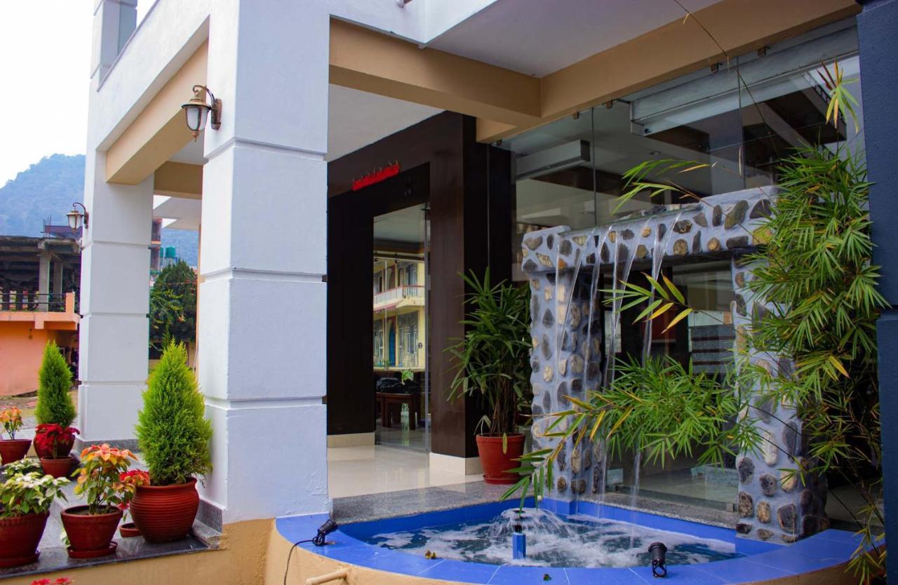 Hotel Silverline Pokhara Luaran gambar