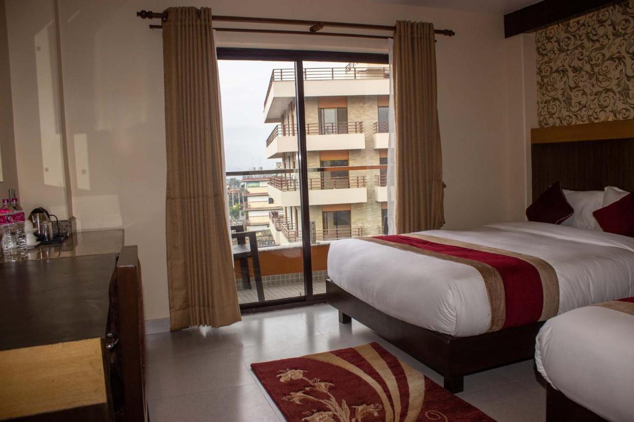 Hotel Silverline Pokhara Luaran gambar