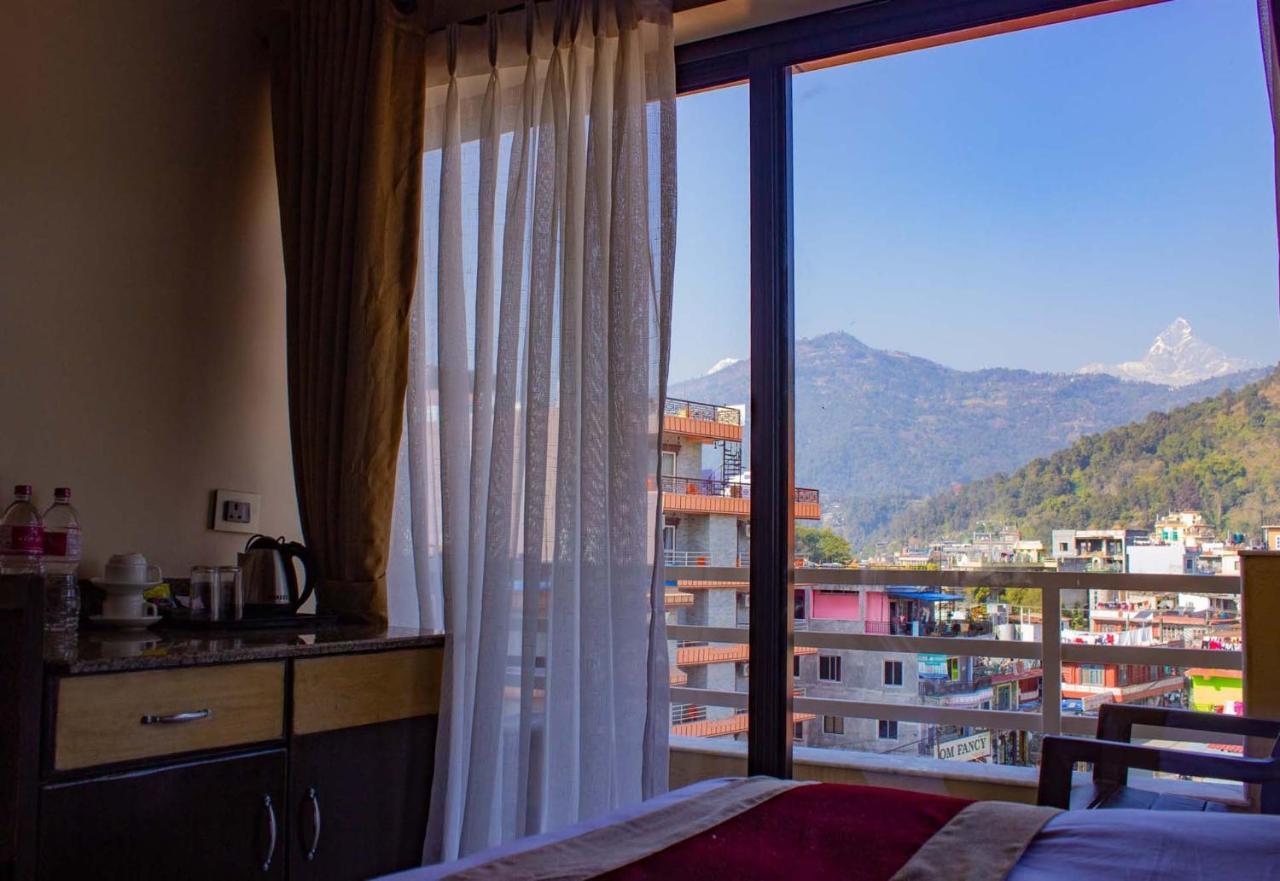 Hotel Silverline Pokhara Luaran gambar