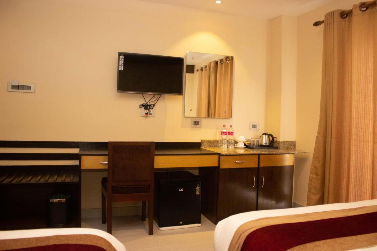 Hotel Silverline Pokhara Luaran gambar