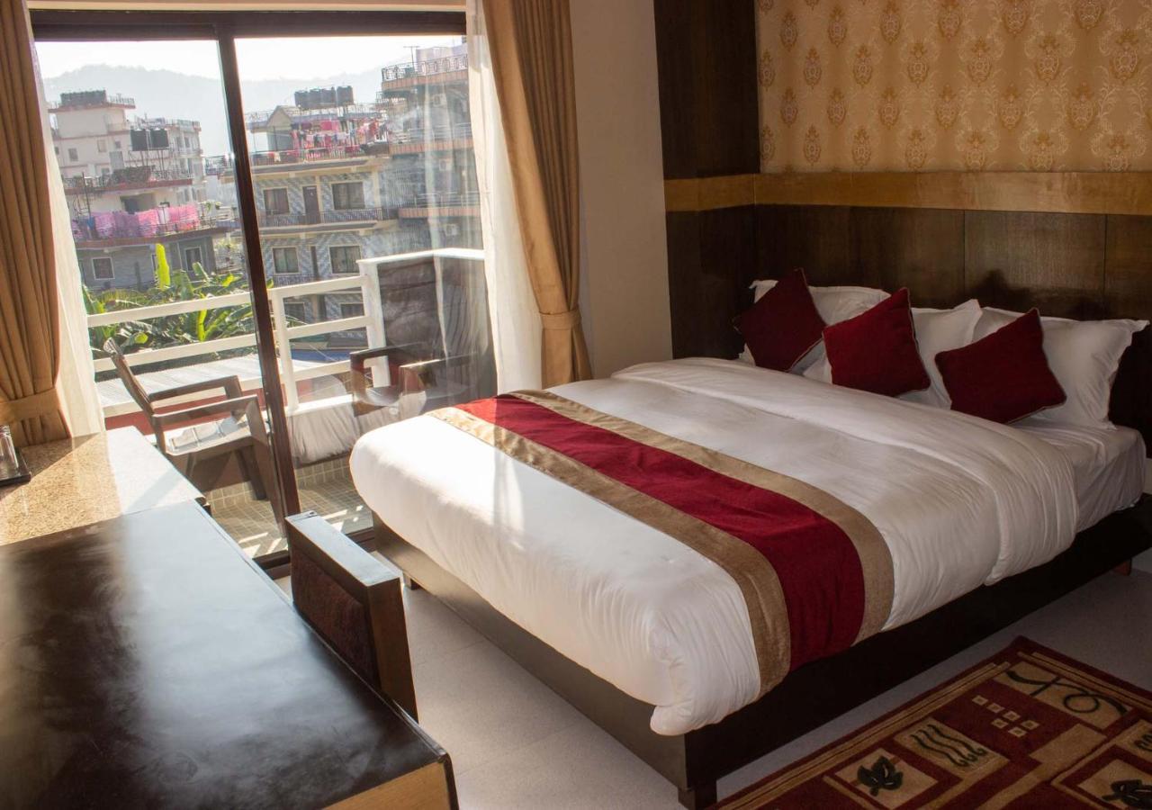 Hotel Silverline Pokhara Luaran gambar